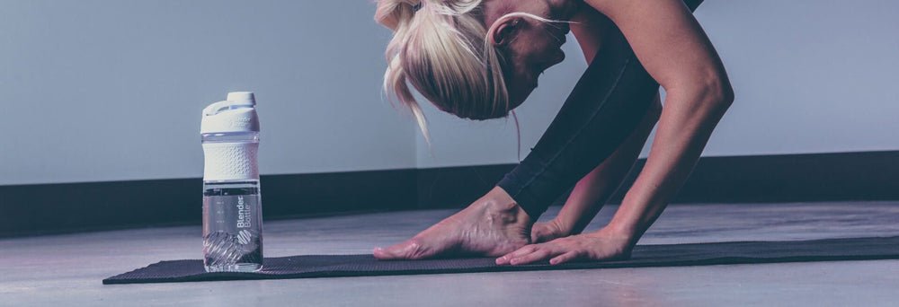 Blender Bottle SportMixer Twist Cap 28 oz. Tritan Grip Shaker Mixer Cup - Forza Sports