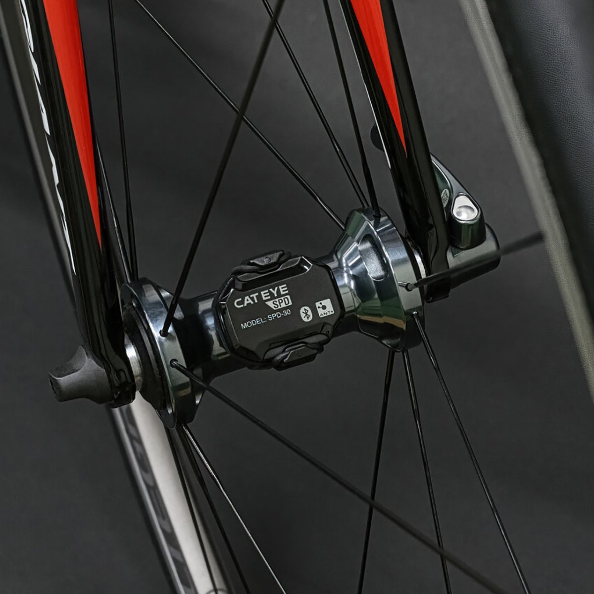 CatEye SPD - 30 Bluetooth and ANT+ Magnetless Speed Sensor - Black - Forza Sports