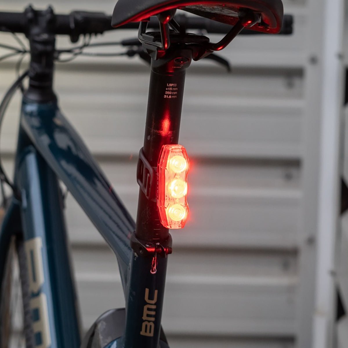 CatEye ViZ450 Wireless Rechargeable Rear Safety Light - Forza Sports