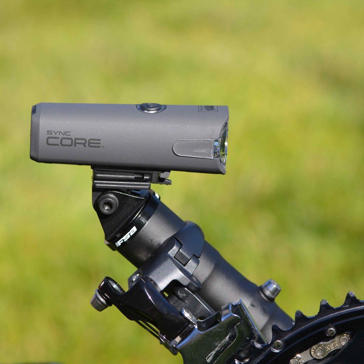 CatEye Sync Core and Kinetic Bicycle Light Kit - NW100RC/NW100K Set - Forza Sports