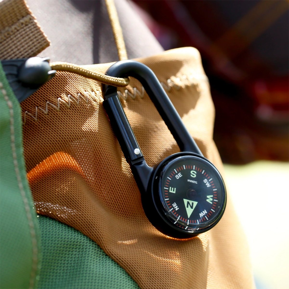 Coghlan's Liquid Filled Compass with Built - In Carabiner - Forza Sports