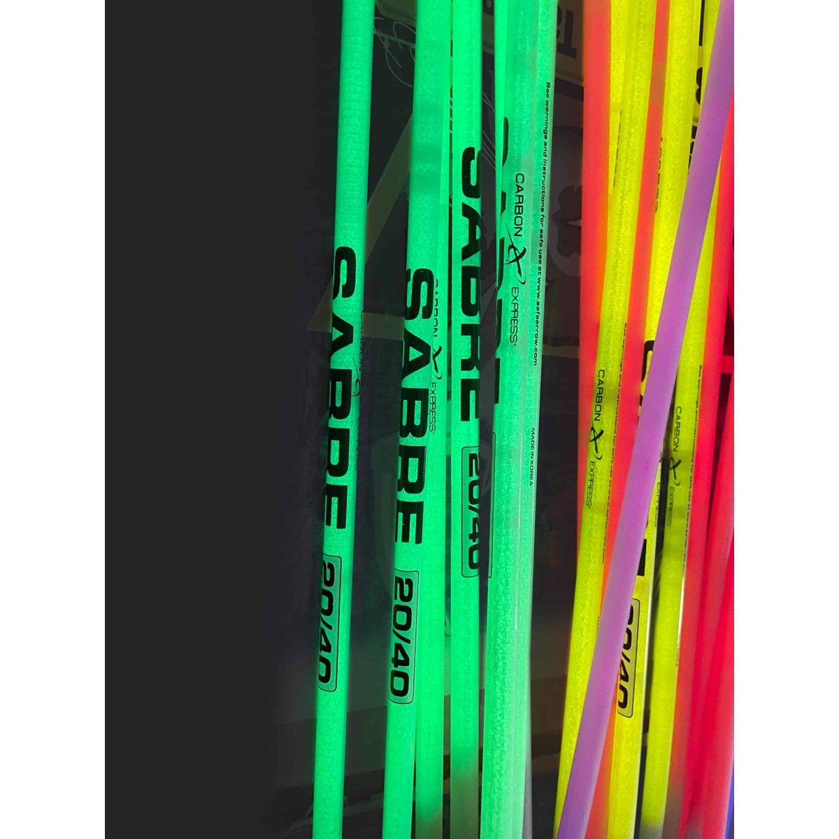 Carbon Express Sabre 2040 Youth Arrows 3 - Pack with Glowsticks - Forza Sports