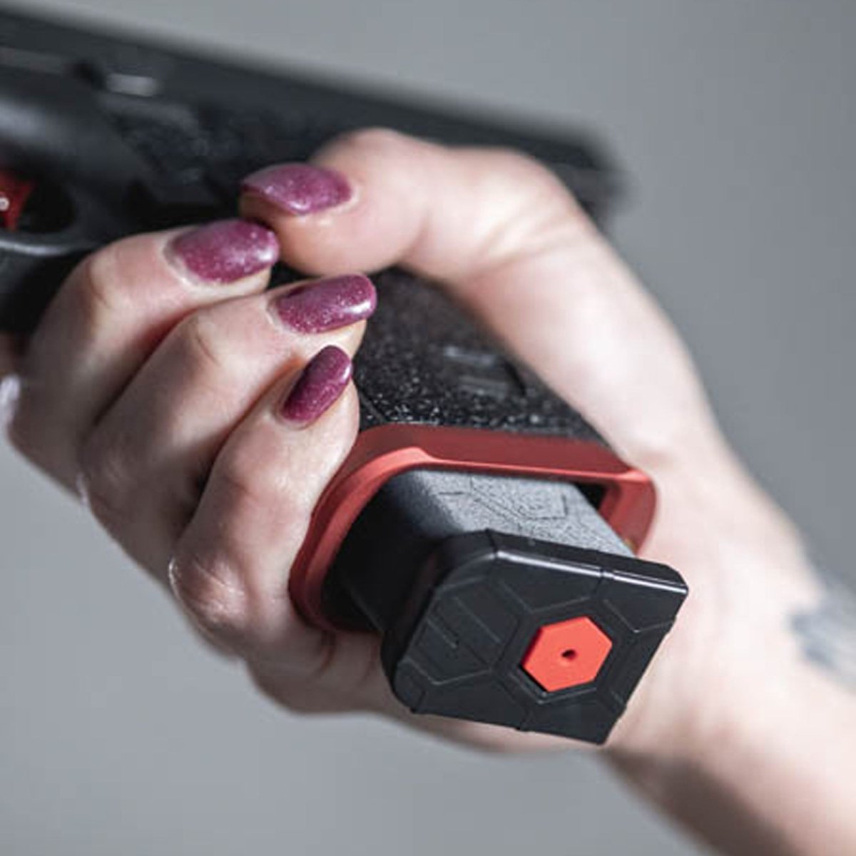 HEXMAG Carbon Fiber Glock 17 Compatible, 10 Round - Forza Sports