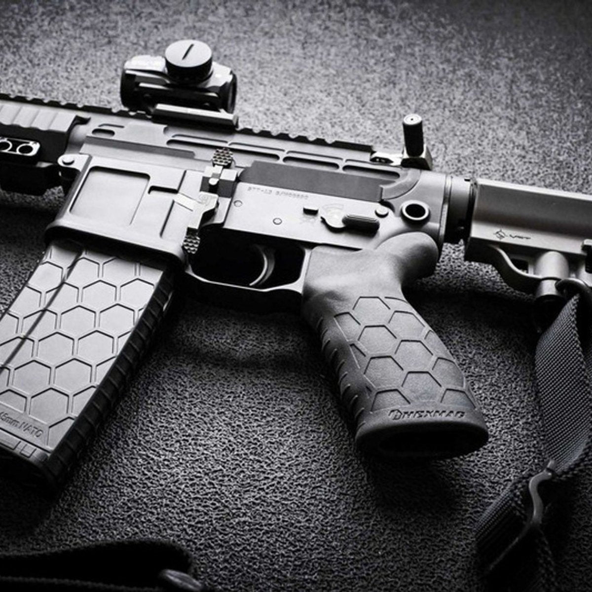 HEXMAG Tactical Grip for AR - 15 and AR - 10 Platforms, Ergonomic Finger Grooves - Forza Sports