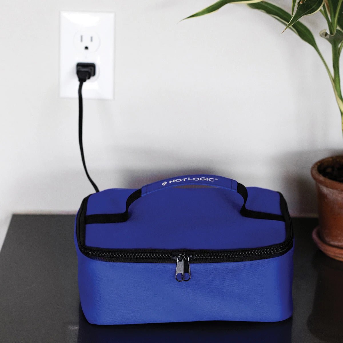 Hot Logic Mini 220 - Volt Personal Portable Oven - Forza Sports