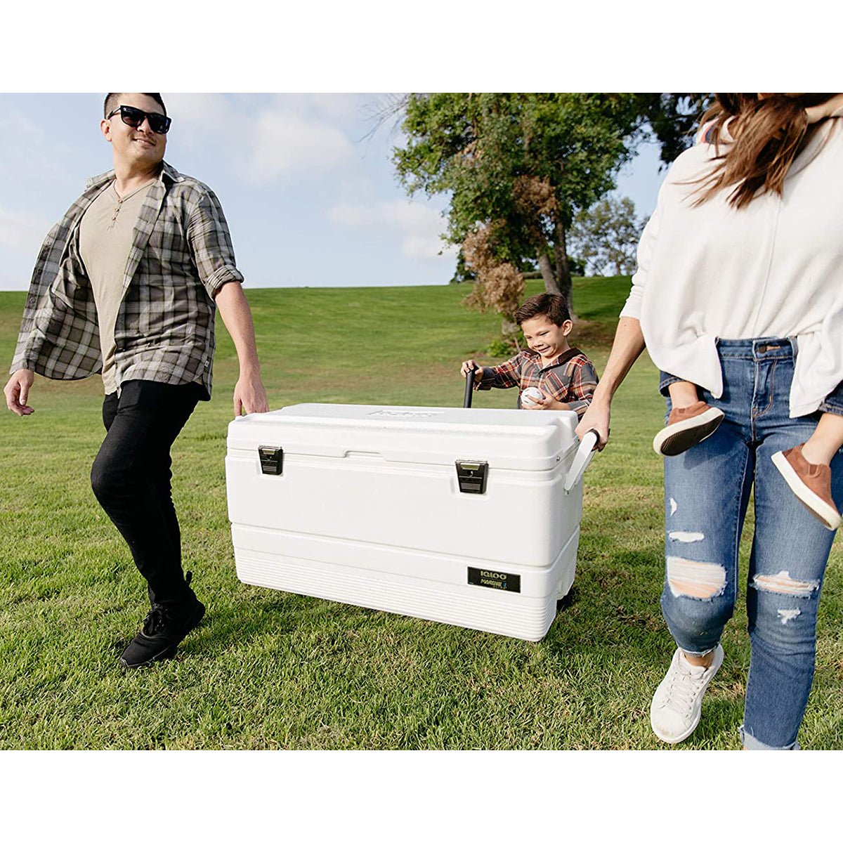 IGLOO Marine Ultra Hard Cooler - White - Forza Sports