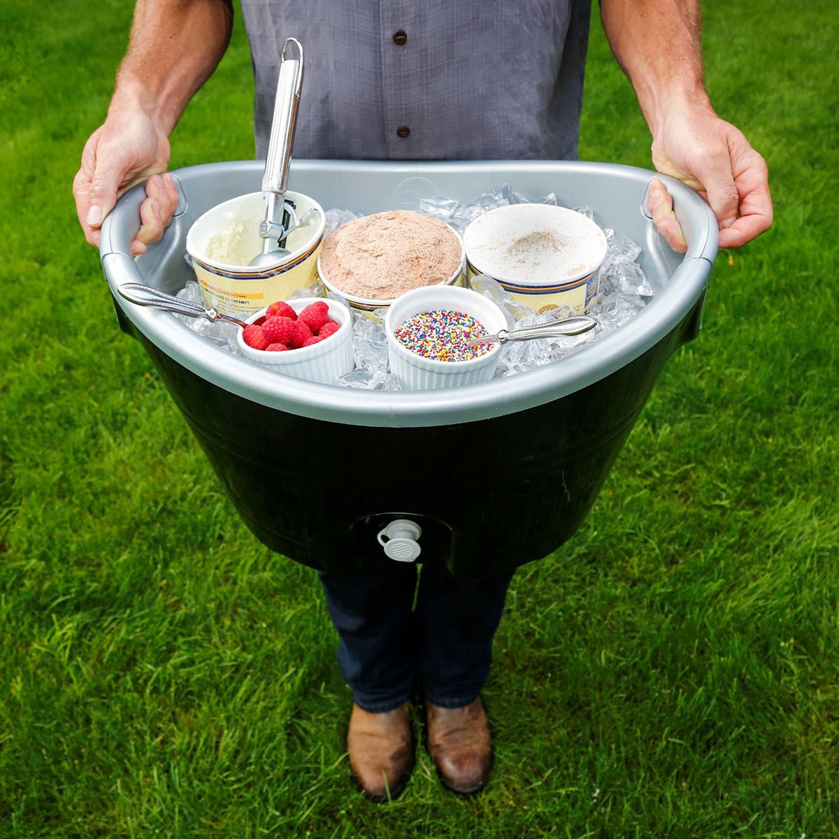 IGLOO 20 qt. Party Bucket Cooler - Black/Silver - Forza Sports
