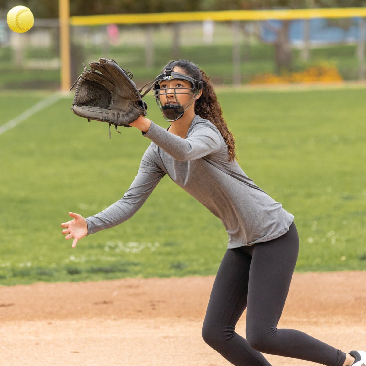 SKLZ Youth Baseball and Softball Field Shield - S/M - Clear/Black - Forza Sports