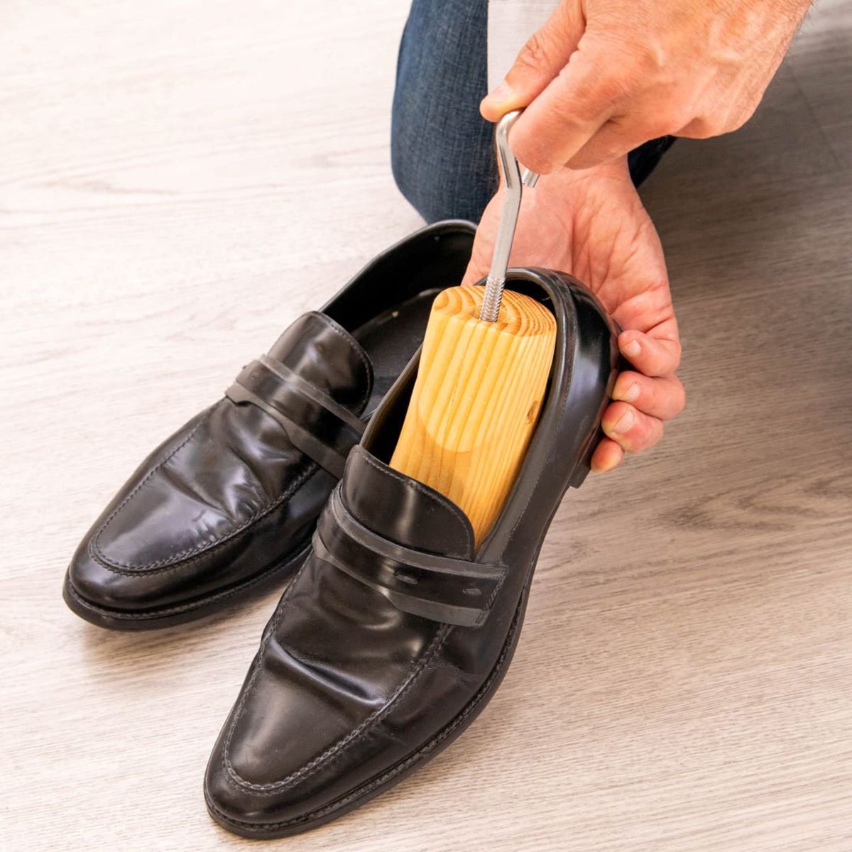 Sof Sole Cedar Shoe Stretcher - Men's 7 - 13 | Women's 5 - 11 - Forza Sports