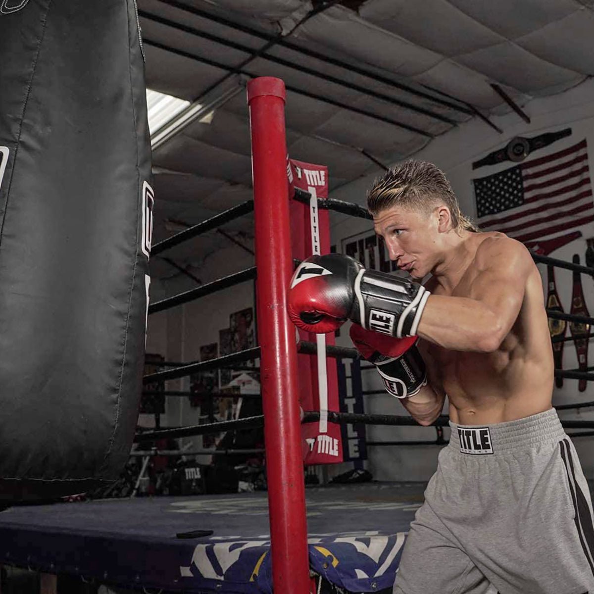 Title Boxing Speed - Trax Weighted Bag Gloves - Regular - Black/Red - Forza Sports
