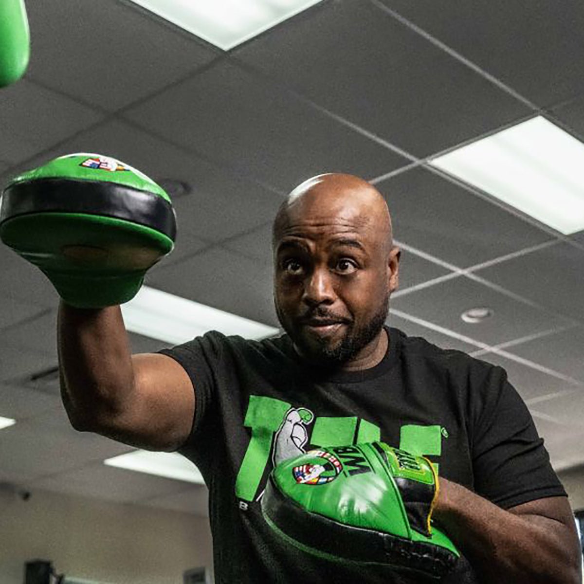 Title Boxing WBC Focus Mitts - Green/Black - Forza Sports