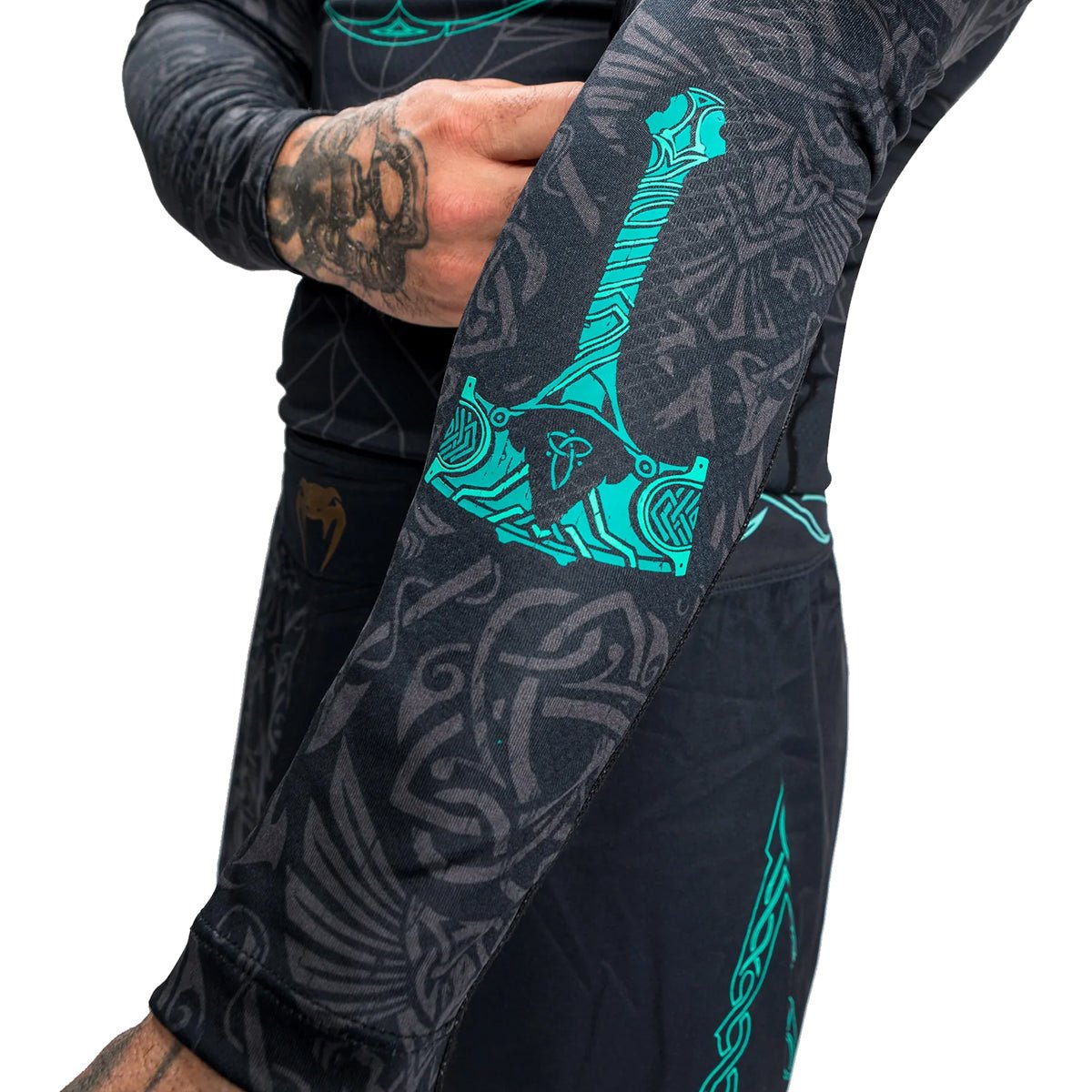 Venum Assassin's Creed Reloaded Long Sleeve Rashguard - Black - Forza Sports