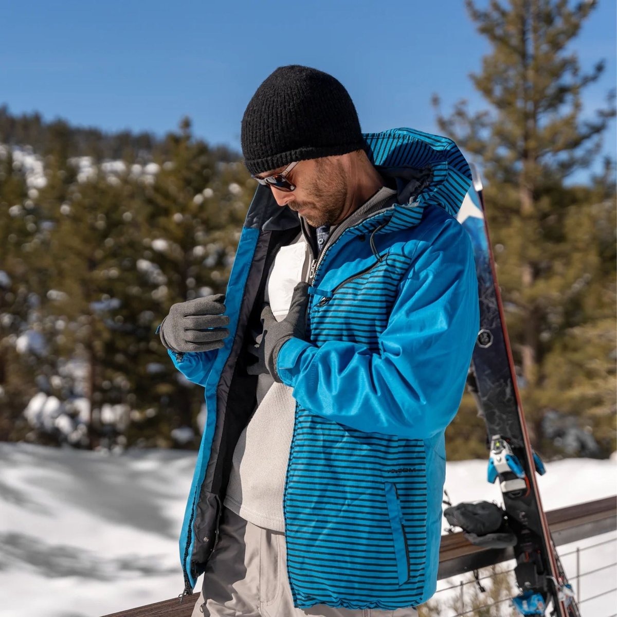 Yaktrax Adhesive Body Warmer, 1 Pack - Forza Sports