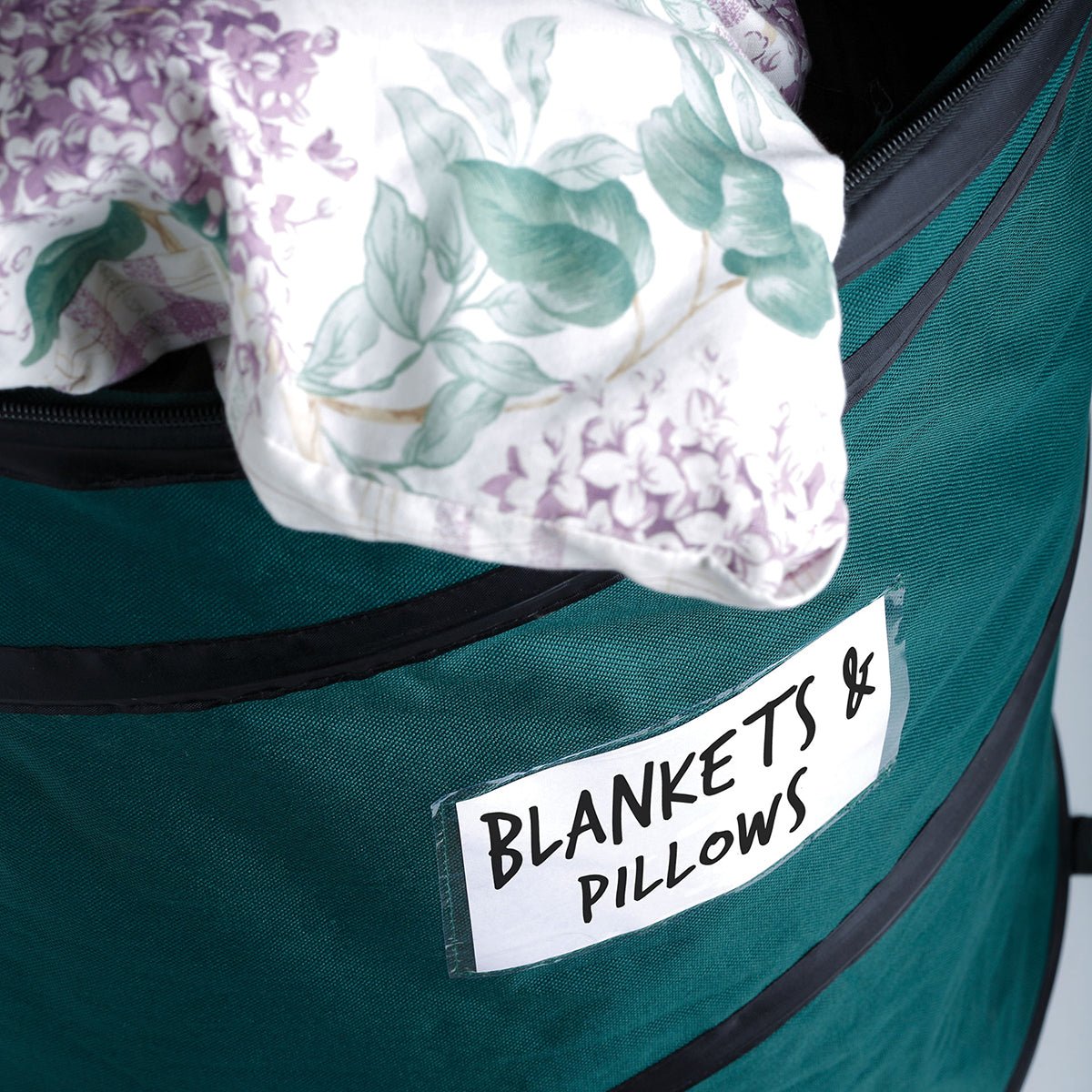 कॉगलन का डीलक्स पॉप-अप ट्रैश कैन, 19" x 24" कॉम्पैक्ट स्टोरेज पॉकेट ज़िपर ढक्कन - फोर्ज़ा स्पोर्ट्स