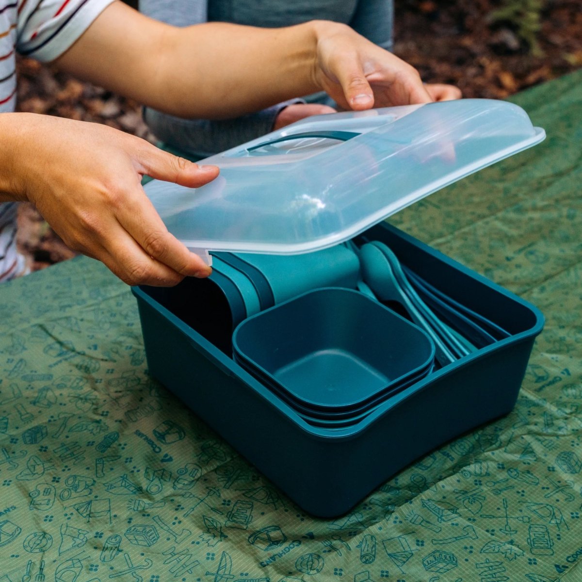 Coghlan's 4 - Person Tableware Set for Outdoor Camping - Forza Sports