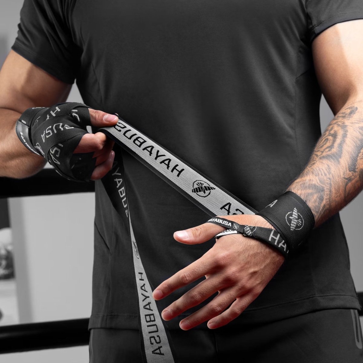 Hayabusa Deluxe Hand Wraps, 180 इंच - Forza Sports