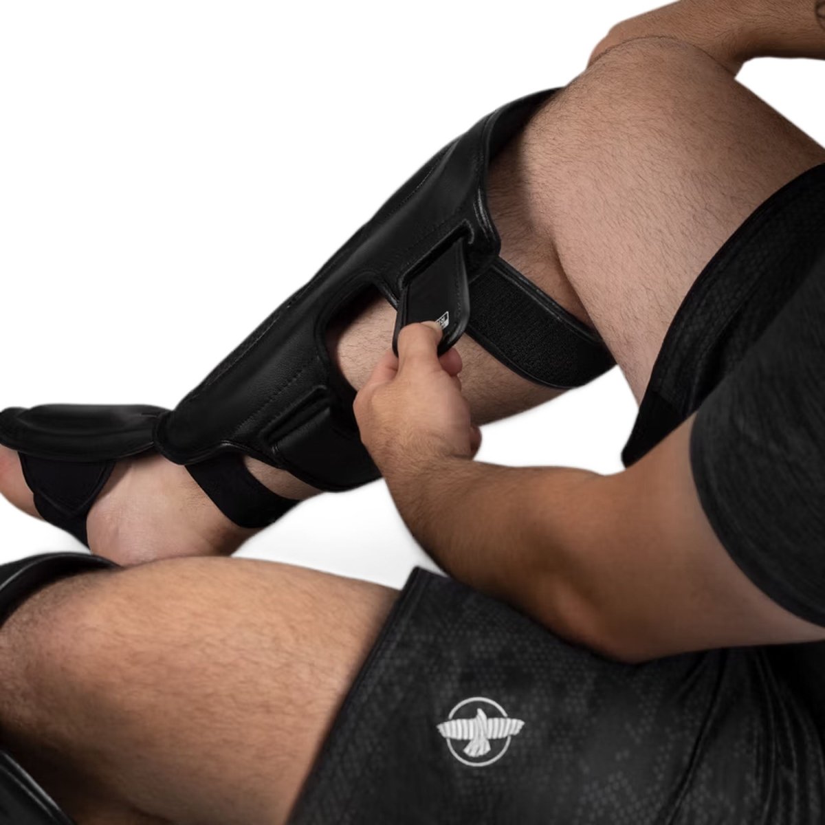 हयाबुसा टी3 स्ट्राइकिंग शिन गार्ड्स - फोर्ज़ा स्पोर्ट्स