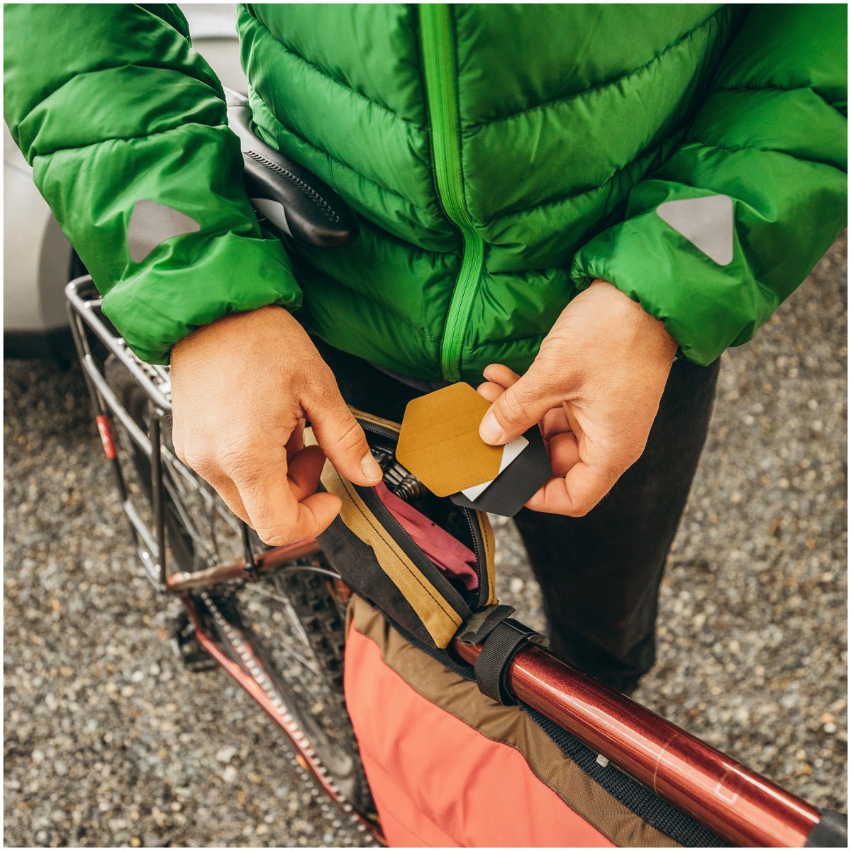 गियर एड टेनेशियस टेप पील - और - स्टिक रिपेयर पैच - क्लियर/ब्लैक - 4 - पैक - फोर्ज़ा स्पोर्ट्स