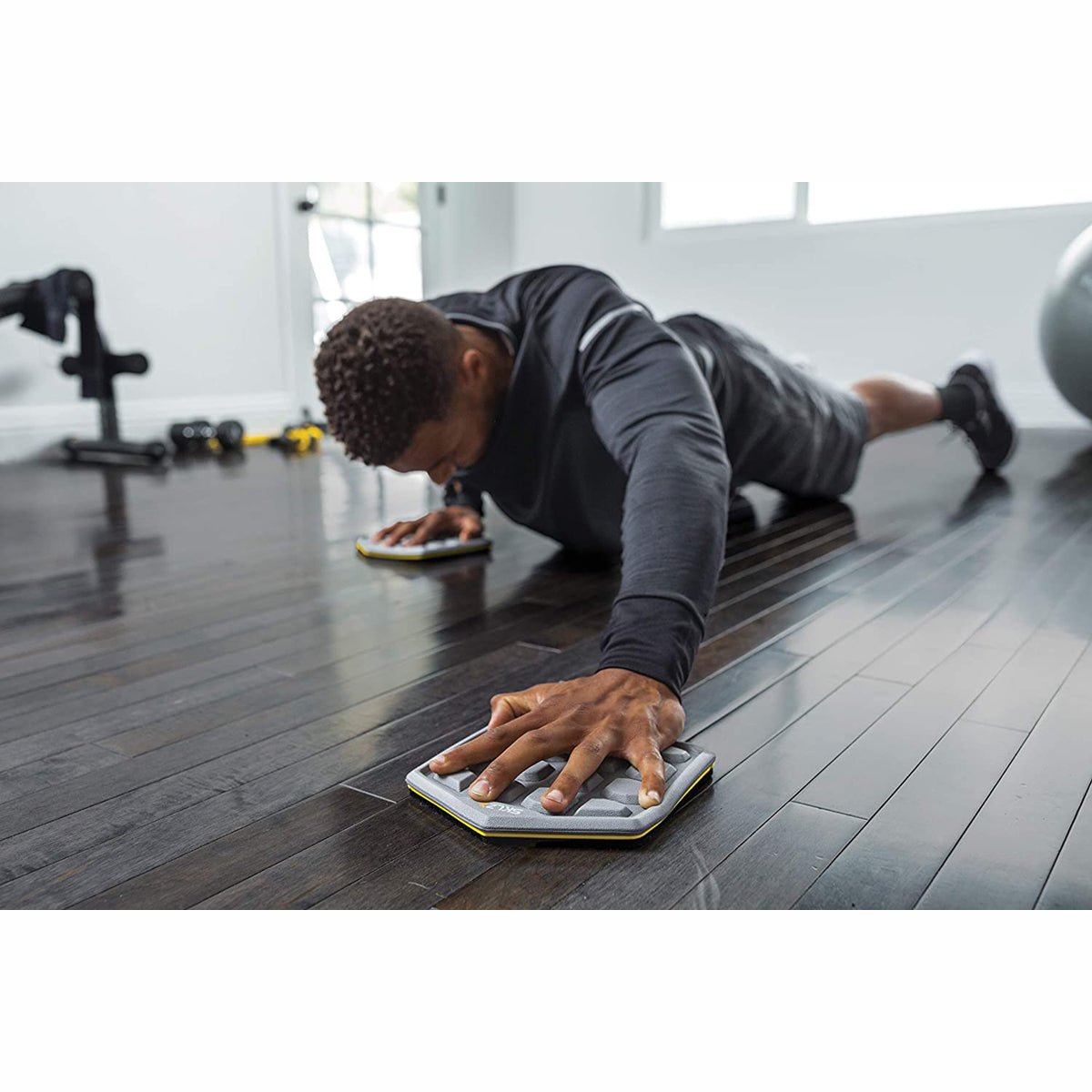 SKLZ कोर्ट स्लाइडज़ फंक्शनल कोर स्टेबिलिटी डिस्क - काला/ग्रे - फोर्ज़ा स्पोर्ट्स