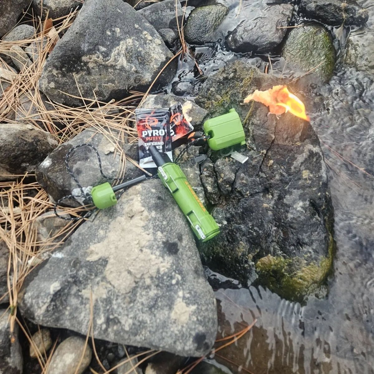 Pyro Putty Trident 3 in One Lighter with Replaceable/Rechargable Battery - Forza Sports