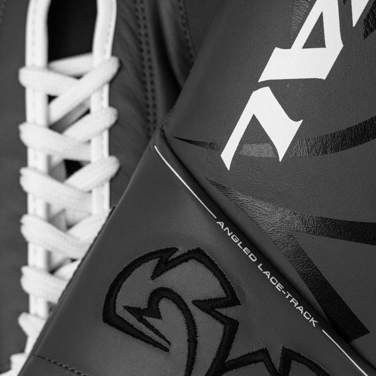 राइवल बॉक्सिंग आरएफएक्स - गुरेरो एचडीईएफ प्रो फाइट लेस-अप बॉक्सिंग ग्लव्स, ग्रे - फोर्ज़ा स्पोर्ट्स