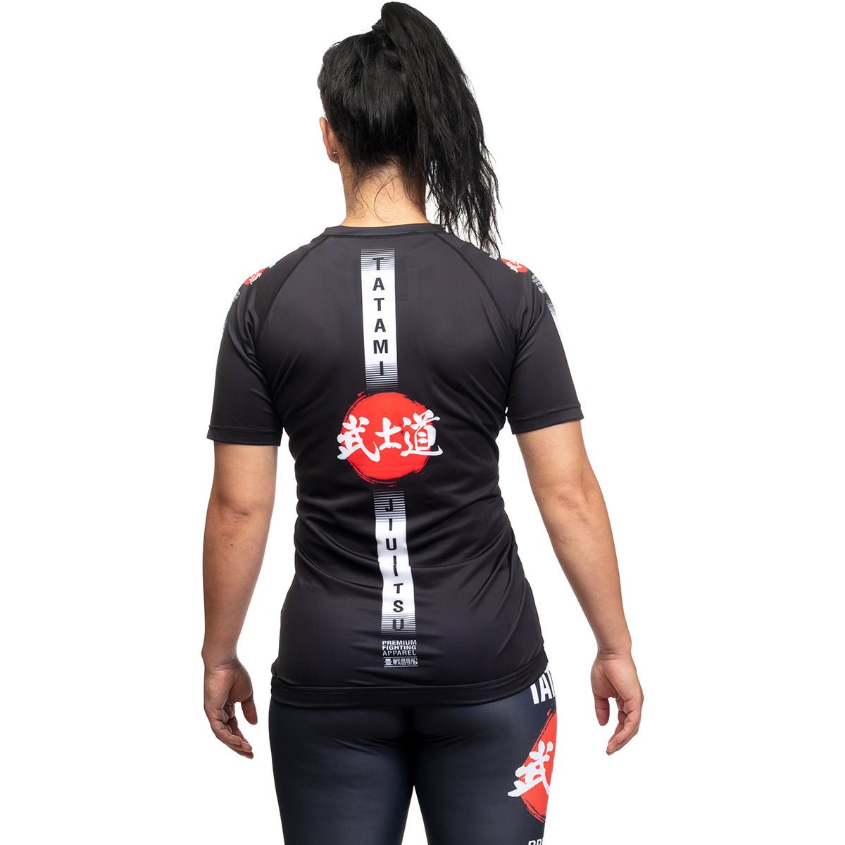 टाटामी फाइटवियर महिलाओं के बुशिडो शॉर्ट स्लीव रैशगार्ड - काला - फोर्ज़ा स्पोर्ट्स