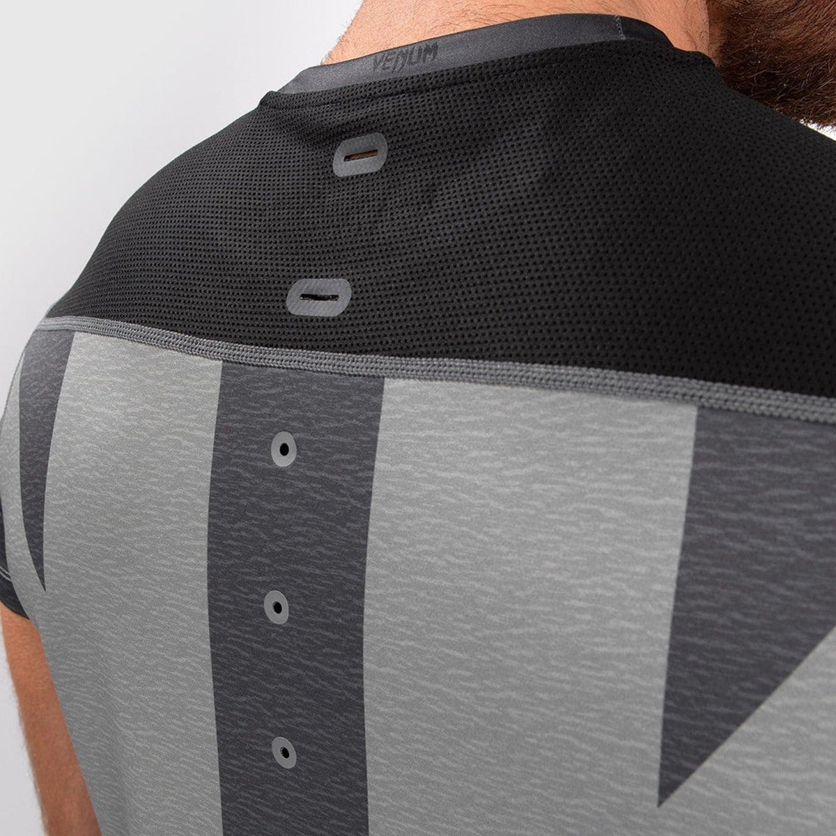 वेनम स्टोन ड्राई टेक टी-शर्ट - मिनरल ग्रीन - फोर्ज़ा स्पोर्ट्स