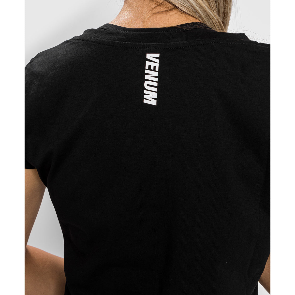 Venum Women's Essential V-Neck T-Shirt - Black Venum