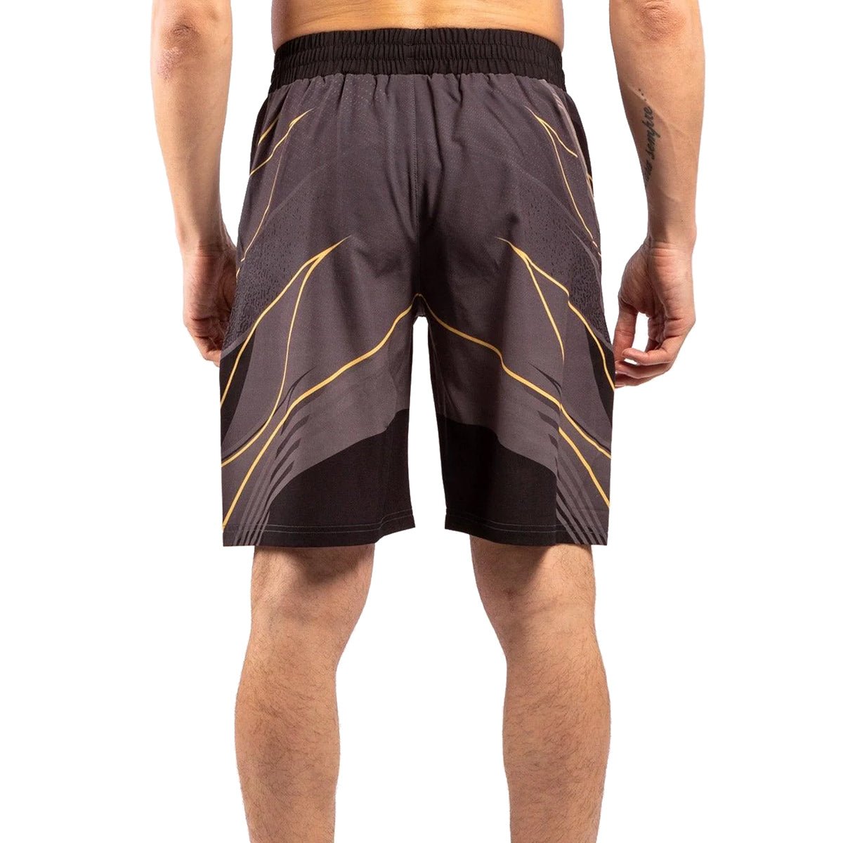 वेनम UFC रेप्लिका चैंपियन ट्रेनिंग शॉर्ट्स - काला/सोना - फोर्ज़ा स्पोर्ट्स