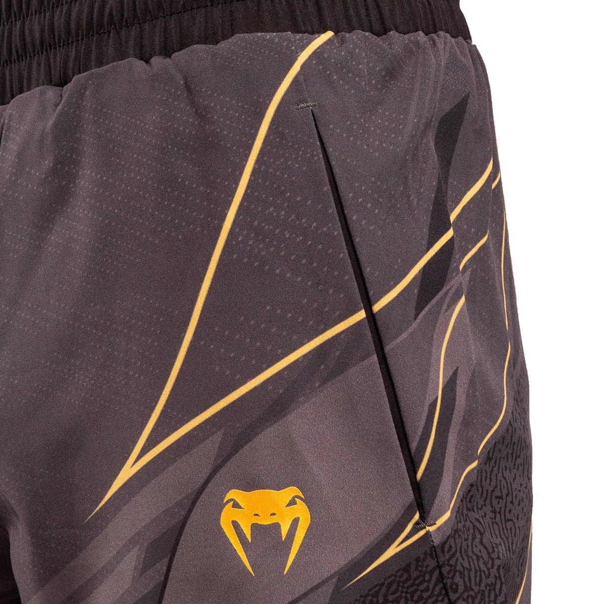 वेनम UFC रेप्लिका चैंपियन ट्रेनिंग शॉर्ट्स - काला/सोना - फोर्ज़ा स्पोर्ट्स